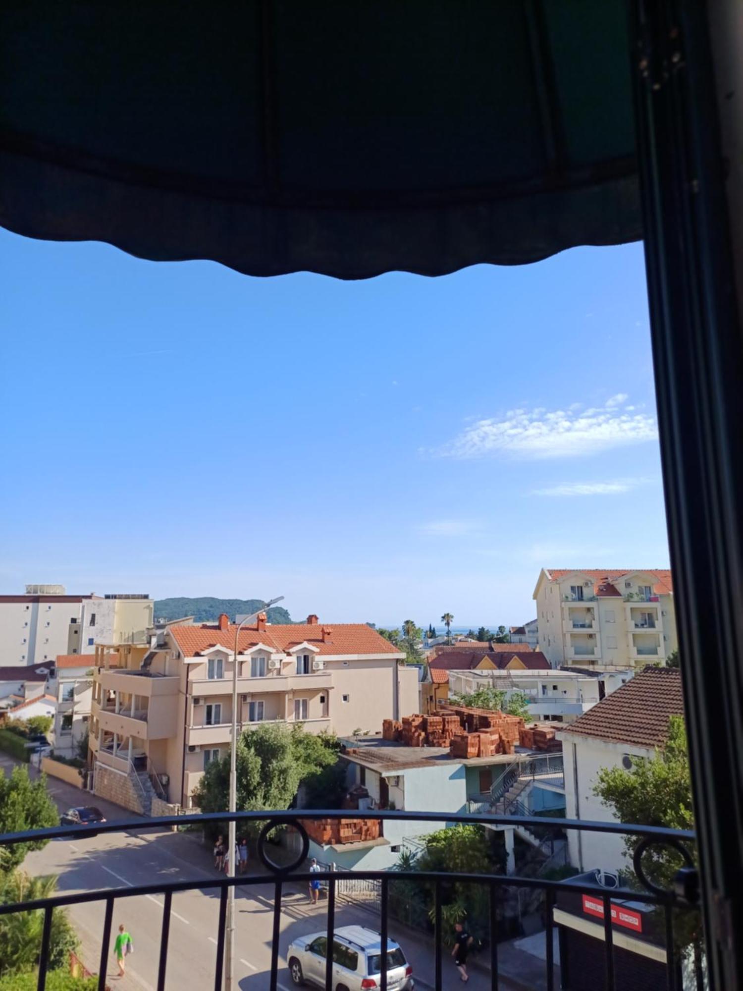 Sea Breeze Apartment